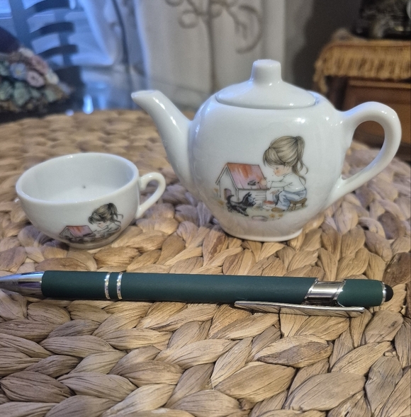 Vintage Child's White Teapot and Cup Set with Illustration - Picture 3 of 7